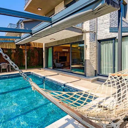 Soeguet 2 - 4 Bedroom With Jacuzzi In