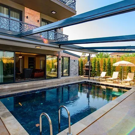 Soeguet 2 - 4 Bedroom With Jacuzzi In *