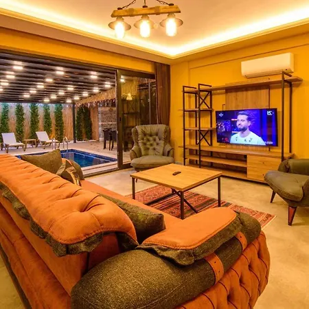 Soeguet 2 - 4 Bedroom With Jacuzzi In * Fethiye