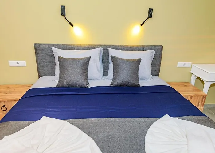 Soeguet 2 - 4 Bedroom With Jacuzzi In וילה