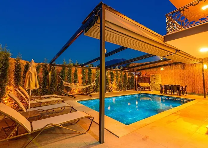 Soeguet 2 - 4 Bedroom With Jacuzzi In