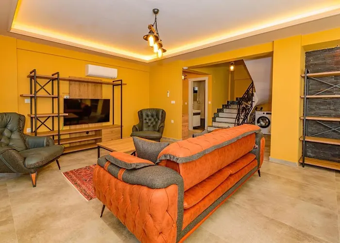 Soeguet 2 - 4 Bedroom With Jacuzzi In פאטהיה