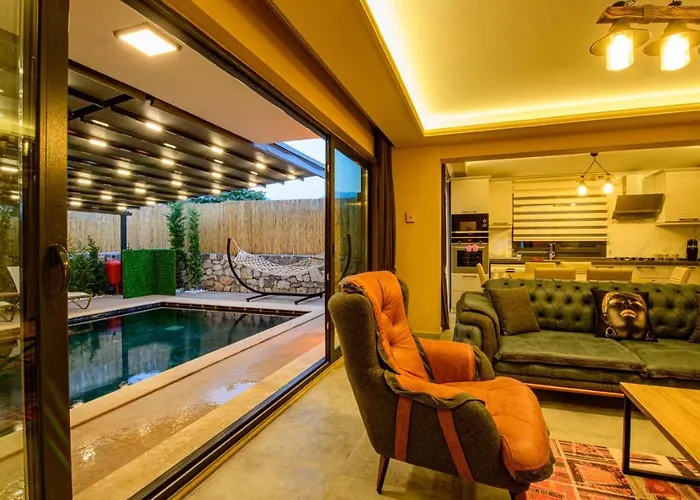 Soeguet 2 - 4 Bedroom With Jacuzzi In וילה פאטהיה