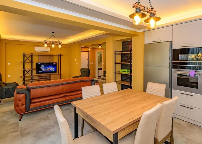 Soeguet 2 - 4 Bedroom With Jacuzzi In וילה פאטהיה