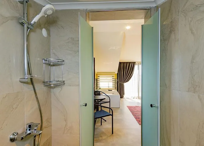 Soeguet 2 - 4 Bedroom With Jacuzzi In וילה *