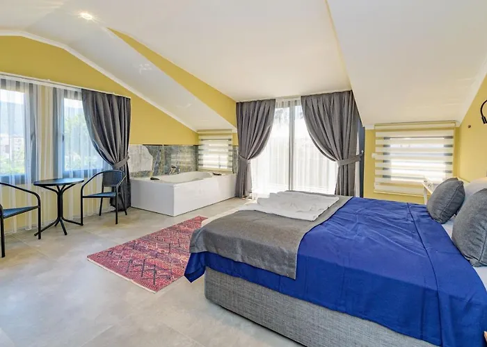 Soeguet 2 - 4 Bedroom With Jacuzzi In * פאטהיה