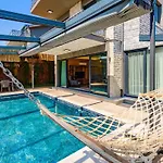 Soeguet 2 - 4 Bedroom With Jacuzzi In