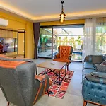 Soeguet 2 - 4 Bedroom With Jacuzzi In Fethiye