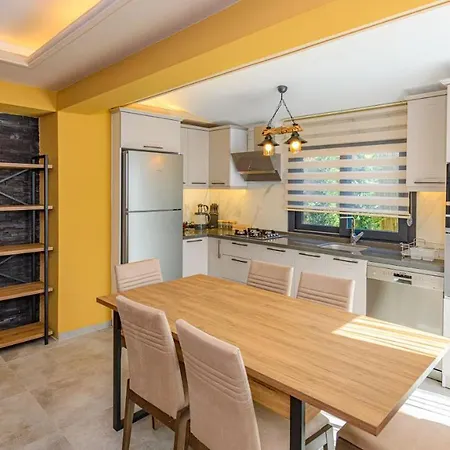 Soeguet 2 - 4 Bedroom With Jacuzzi In