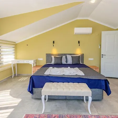 Soeguet 2 - 4 Bedroom With Jacuzzi In * フェティエ