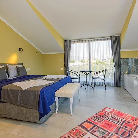 Soeguet 2 - 4 Bedroom With Jacuzzi In فتحية