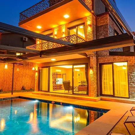 Soeguet 2 - 4 Bedroom With Jacuzzi In