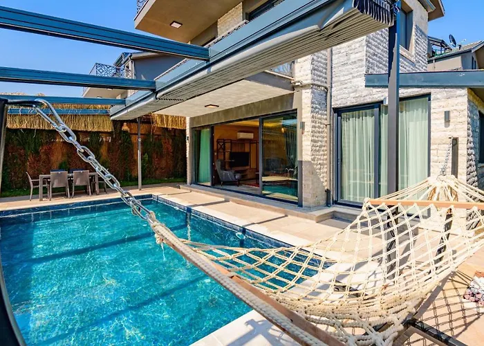 Soeguet 2 - 4 Bedroom With Jacuzzi In