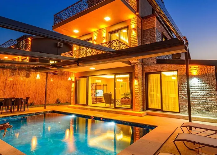 Soeguet 2 - 4 Bedroom With Jacuzzi In